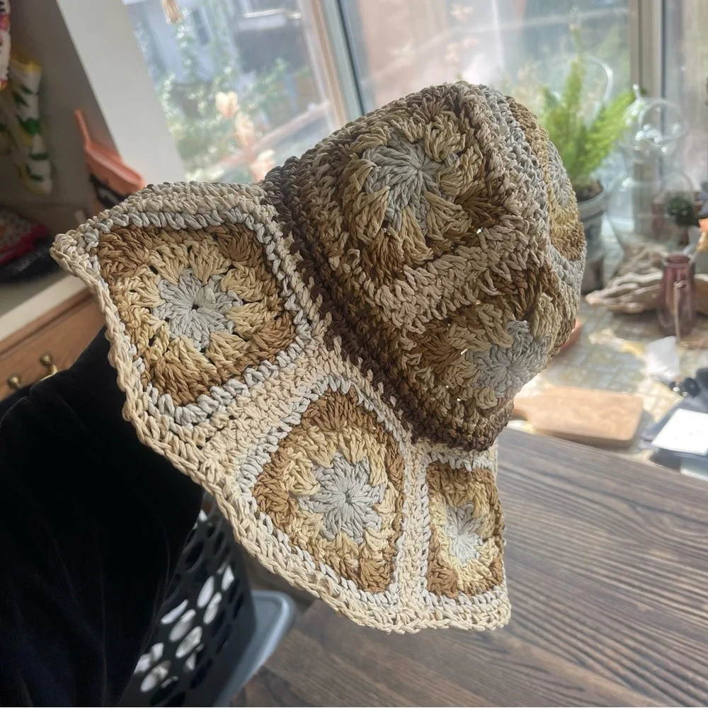 Steve Madden crochet hat - Picture 3 of 3